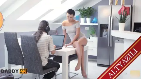 Büyük Yılanın Namını Duyan Koşa Koşa Çadırına Geliyor
