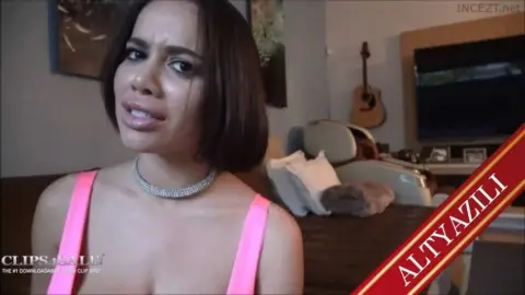 Sıkılan Üvey Kızının Yarak Özlemine Son Veriyor
